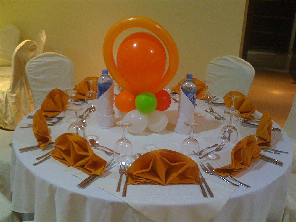 Gokulam Park Doha Hotel Bagian luar foto