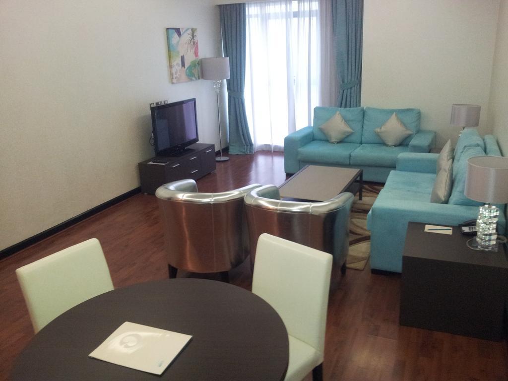 Gokulam Park Doha Hotel Bagian luar foto