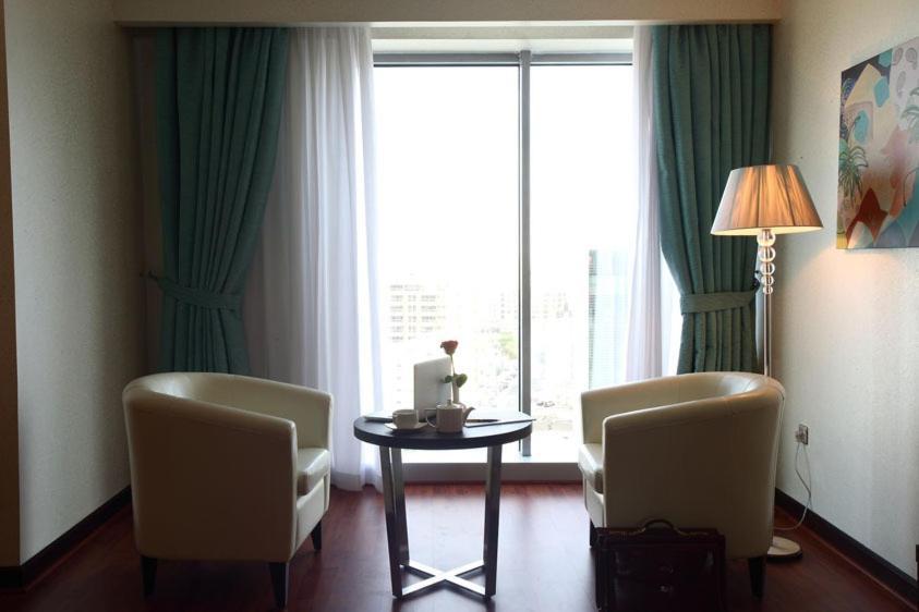 Gokulam Park Doha Hotel Bagian luar foto