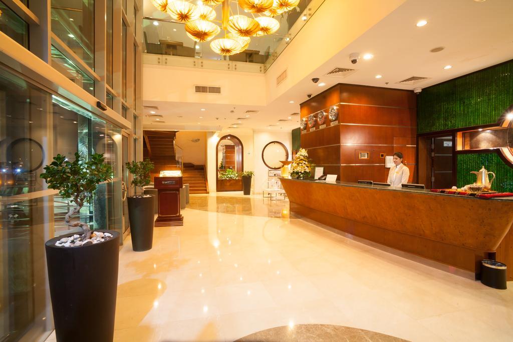 Gokulam Park Doha Hotel Bagian luar foto