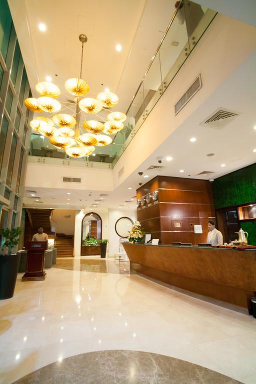 Gokulam Park Doha Hotel Bagian luar foto