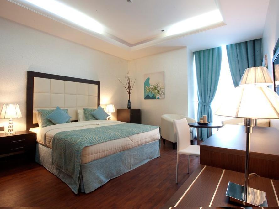 Gokulam Park Doha Hotel Bagian luar foto