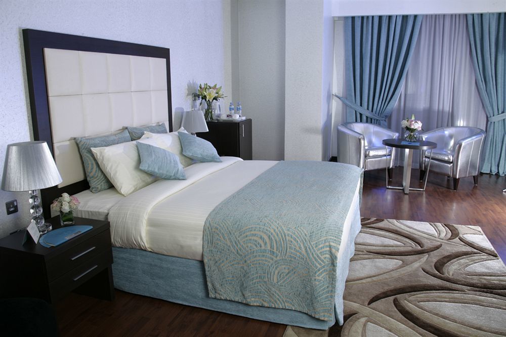 Gokulam Park Doha Hotel Bagian luar foto