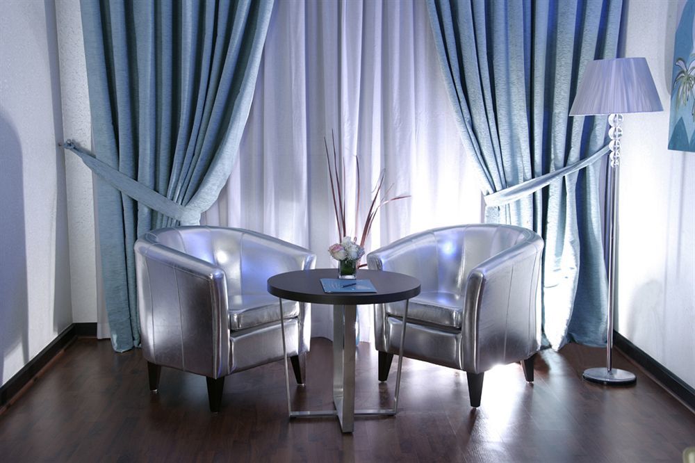 Gokulam Park Doha Hotel Bagian luar foto