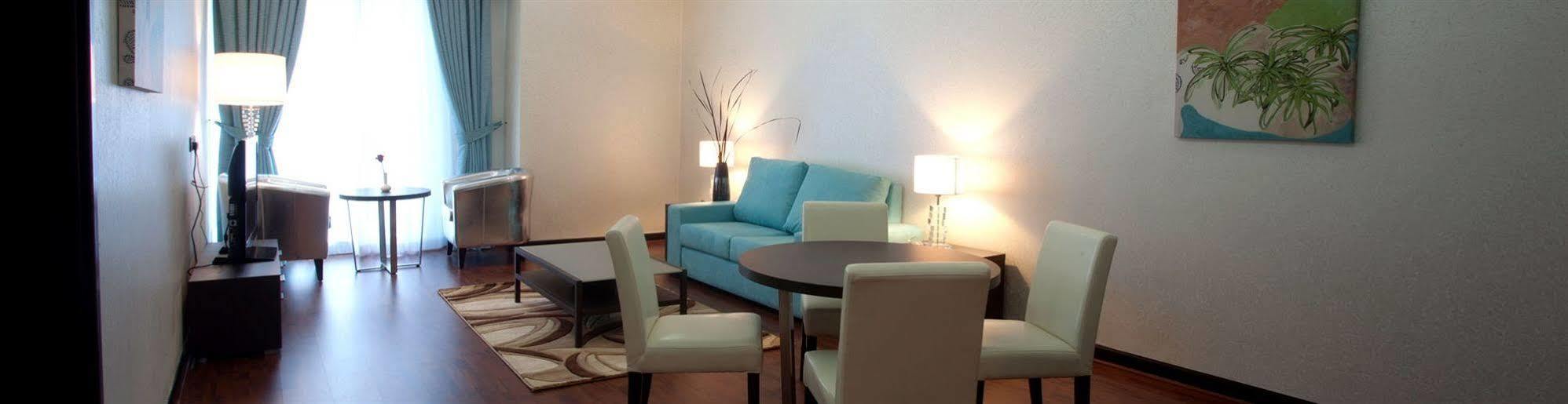 Gokulam Park Doha Hotel Bagian luar foto