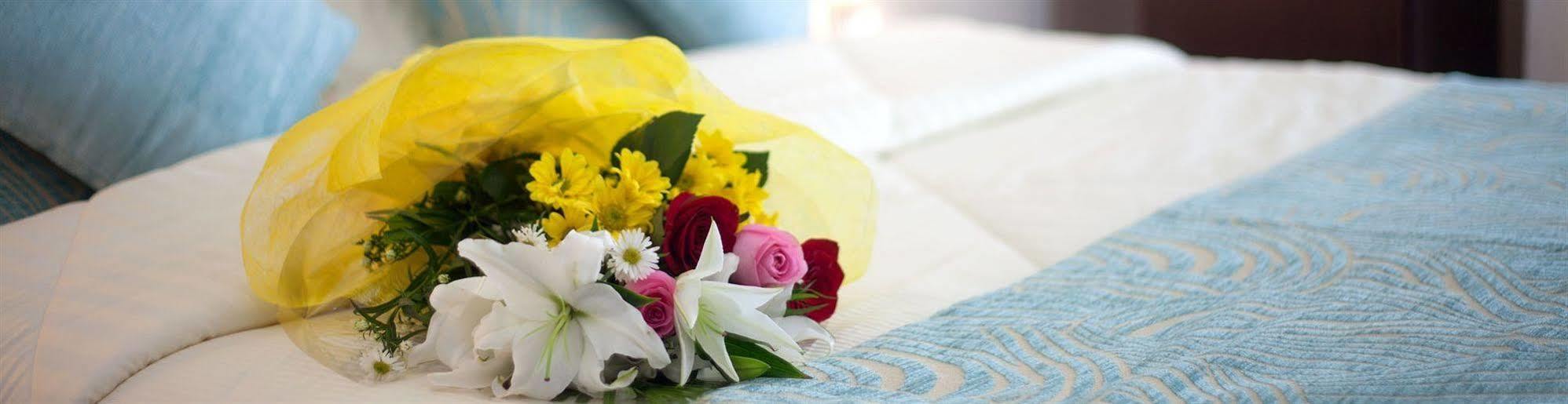 Gokulam Park Doha Hotel Bagian luar foto