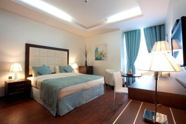 Gokulam Park Doha Hotel Bagian luar foto