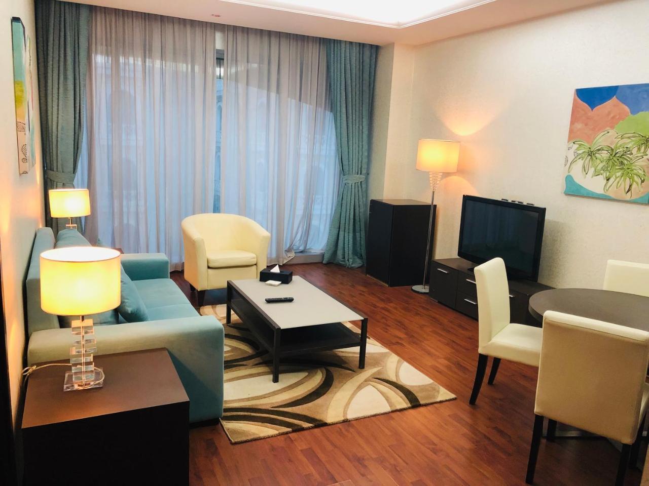 Gokulam Park Doha Hotel Bagian luar foto